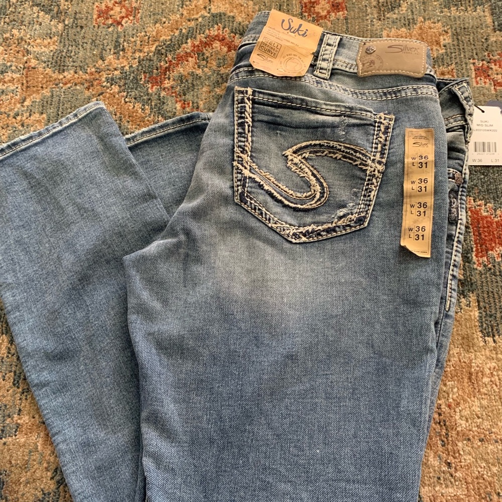 BRAND NEW SILVER JEANS! Suki fit.